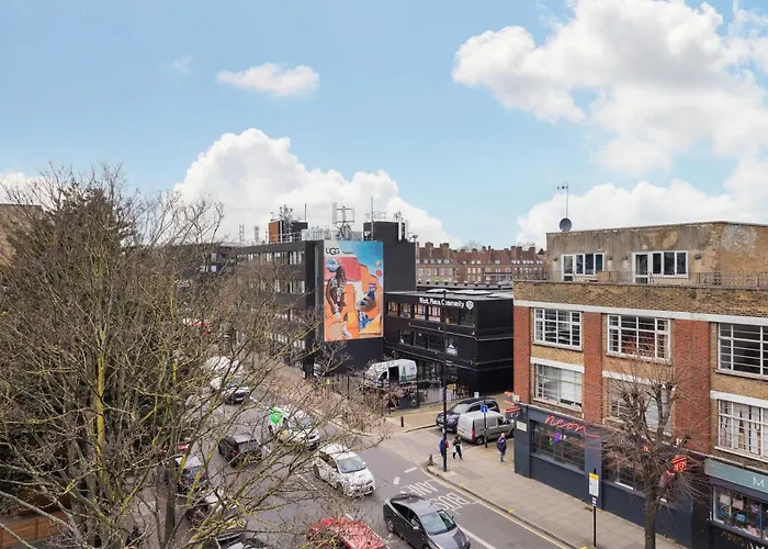 Modern & Spacious 3 Bed With Free Parking & Lift In Shoreditch, Next To Station