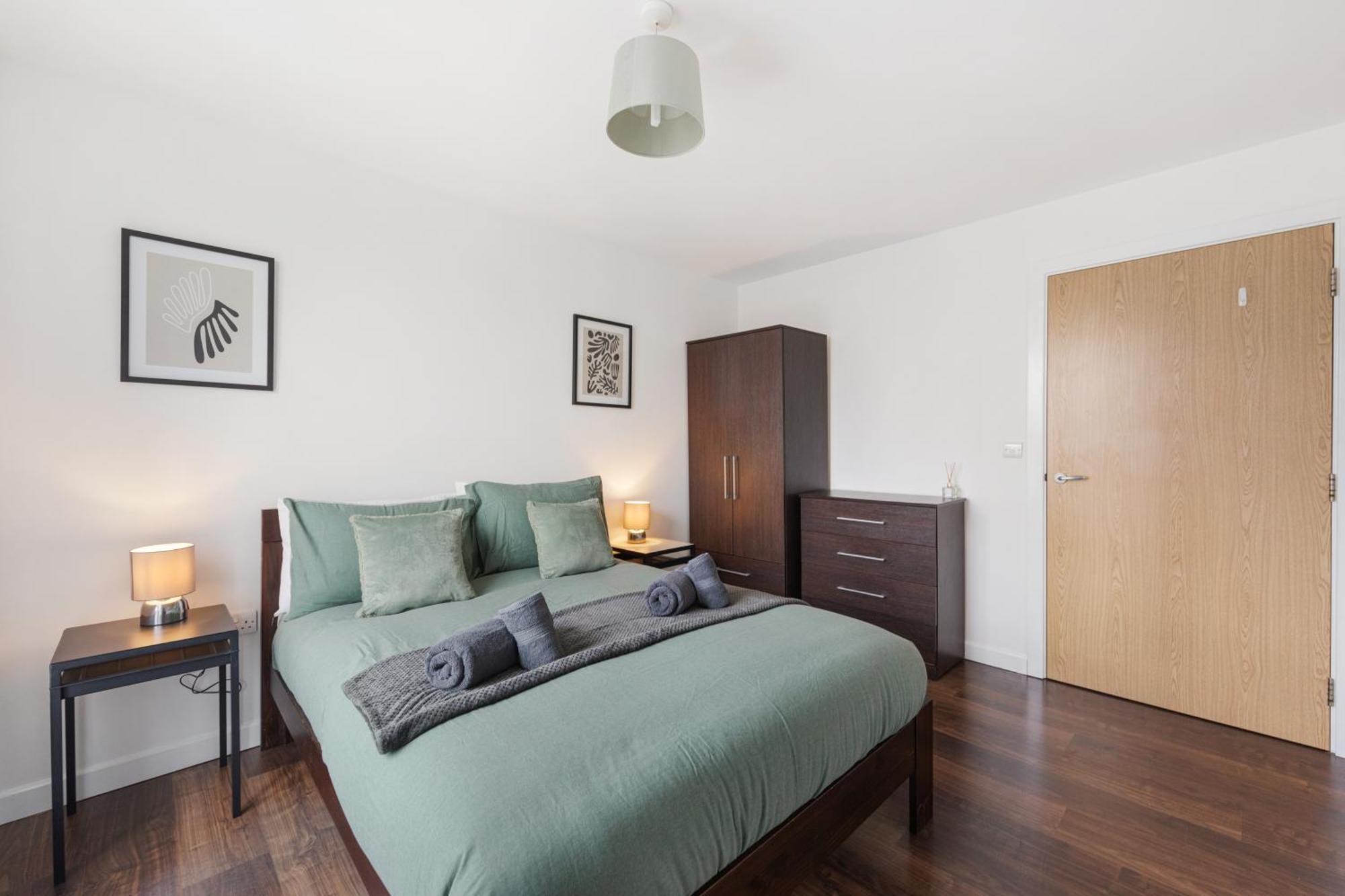 Modern & Spacious 3 Bed With Free Parking & Lift In Shoreditch, Next To Station Londres